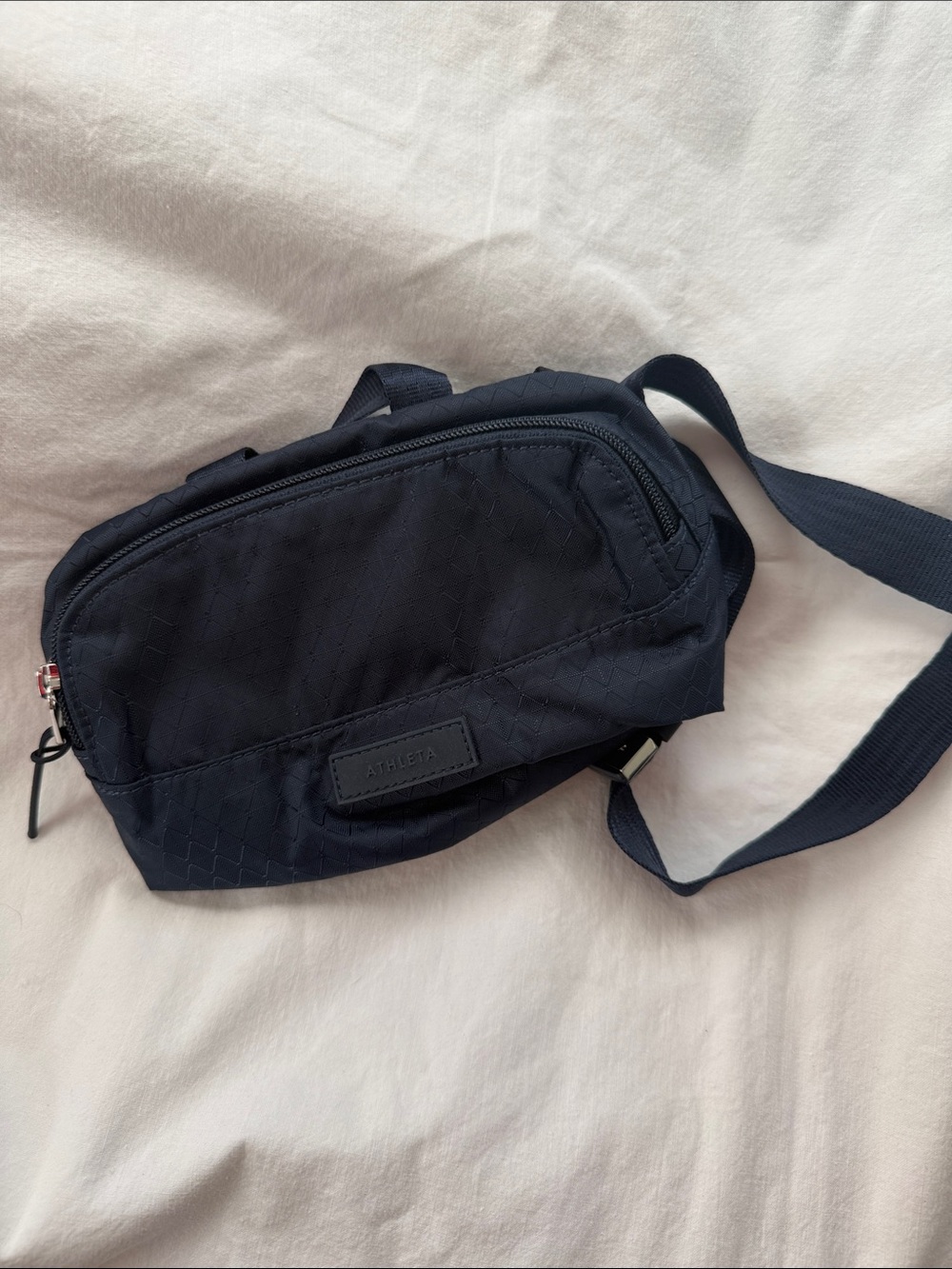 Athleta Excursion Mini Belt Bag Small navy blue Waist Belt Zipper Purse NWOT